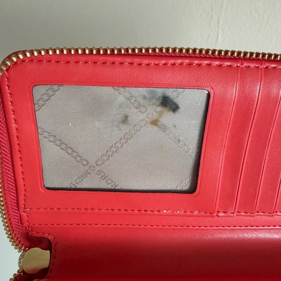 Michael Kors Jet Set Travel Large Logo
Continental Wristlet - Picture 4 of 10